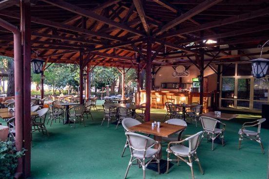Oasis Park Hotel - New Managment 네세부르 외부 사진